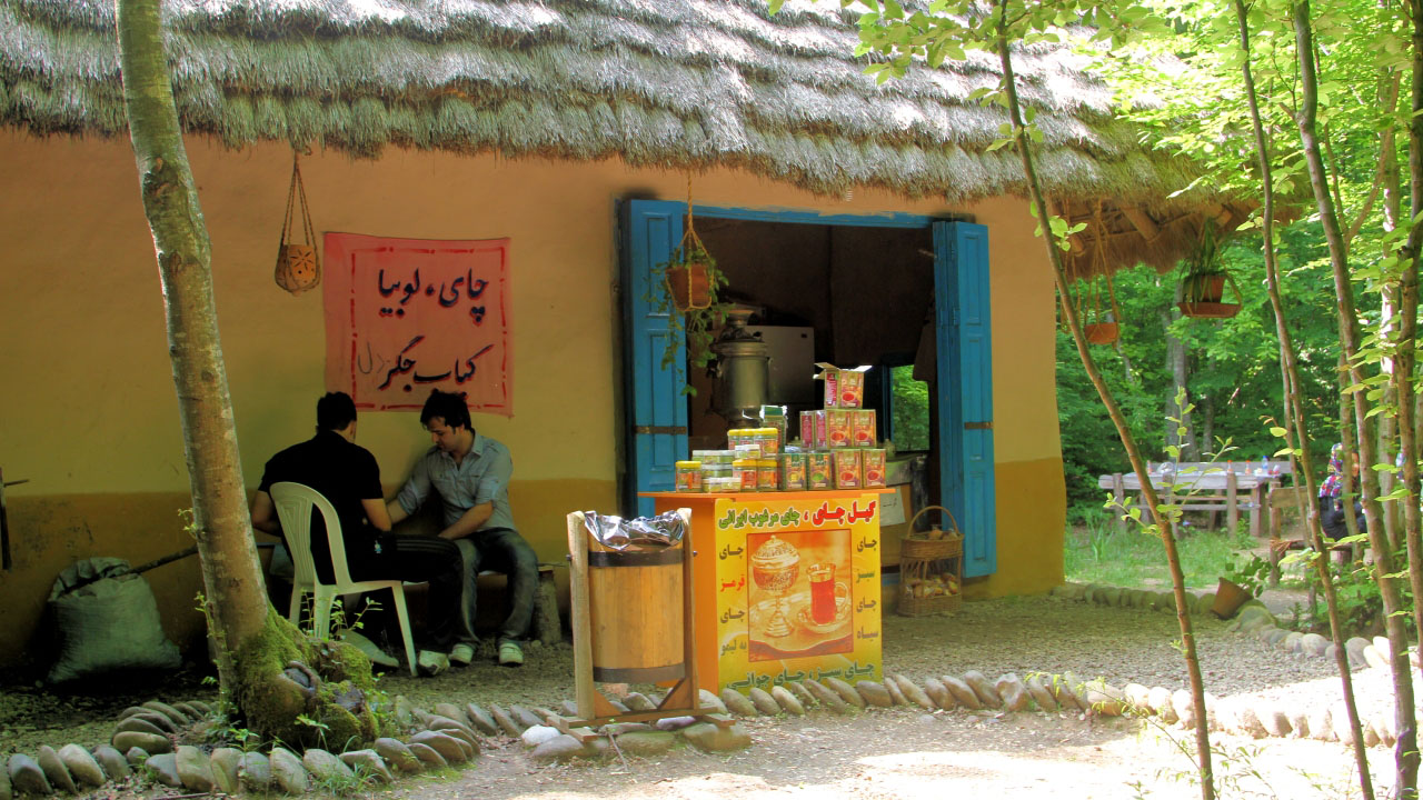 Un café de village dans les bois