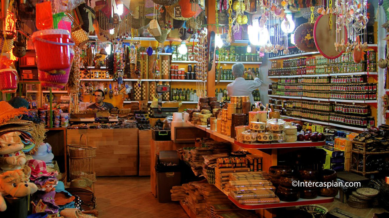 A souvenir store in Chalus