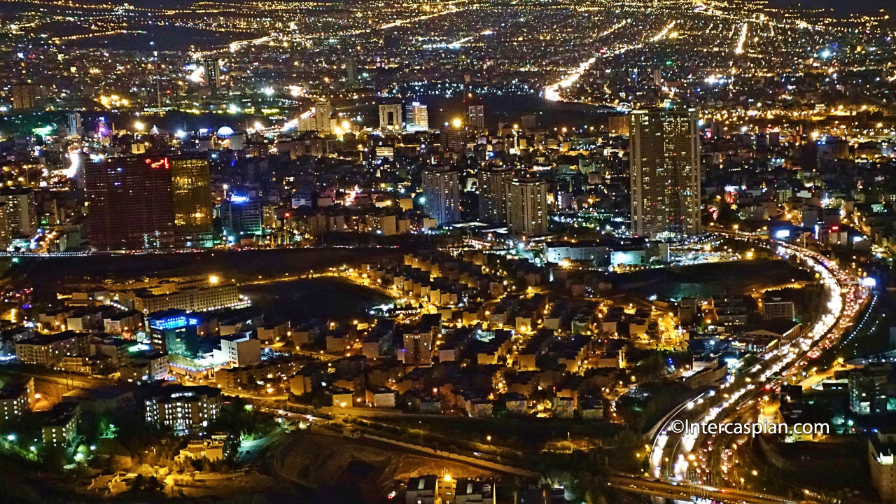 Night photo of Tehran metropolis
